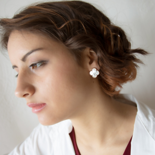  Gold-plated earrings with white mother-of-pearl