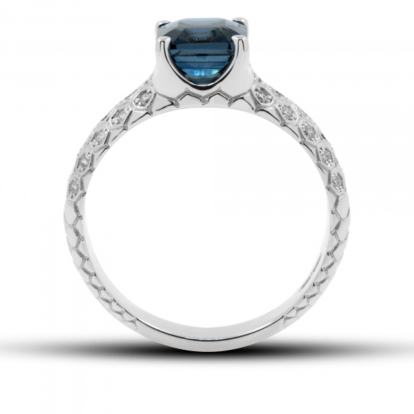 White Gold Ring With Topaz And Diamonds